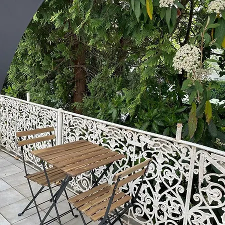 Cozy-livings Altbau Mit Terrasse Und Kueche Am Stadtpark Апартаменты