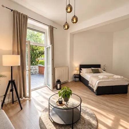 Апартаменты Cozy-livings Altbau Mit Terrasse Und Kueche Am Stadtpark
